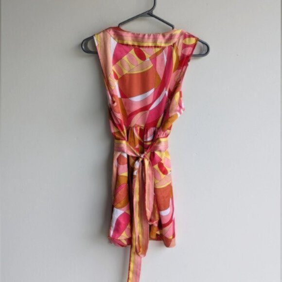 ECI satin retro print sleeveless tie waist blouse - Picture 3 of 7